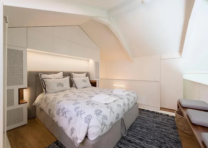 Flores Retreat Oporto