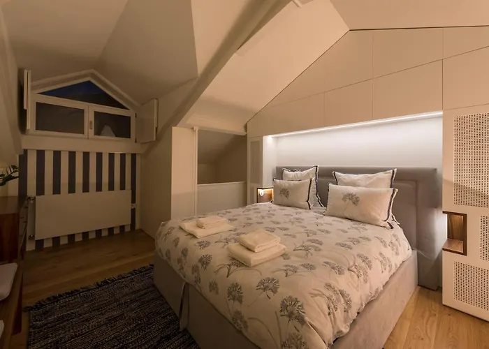 Flores Retreat Oporto